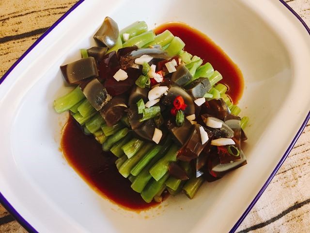 清爽開胃的零廚藝料理～皮蛋四季豆